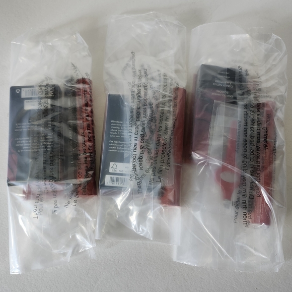 Chella Eyebrow Bundle:Tweezers, Eyelash Conditioner, Eyebrow Scissors Lip Crayon - Picture 15 of 16